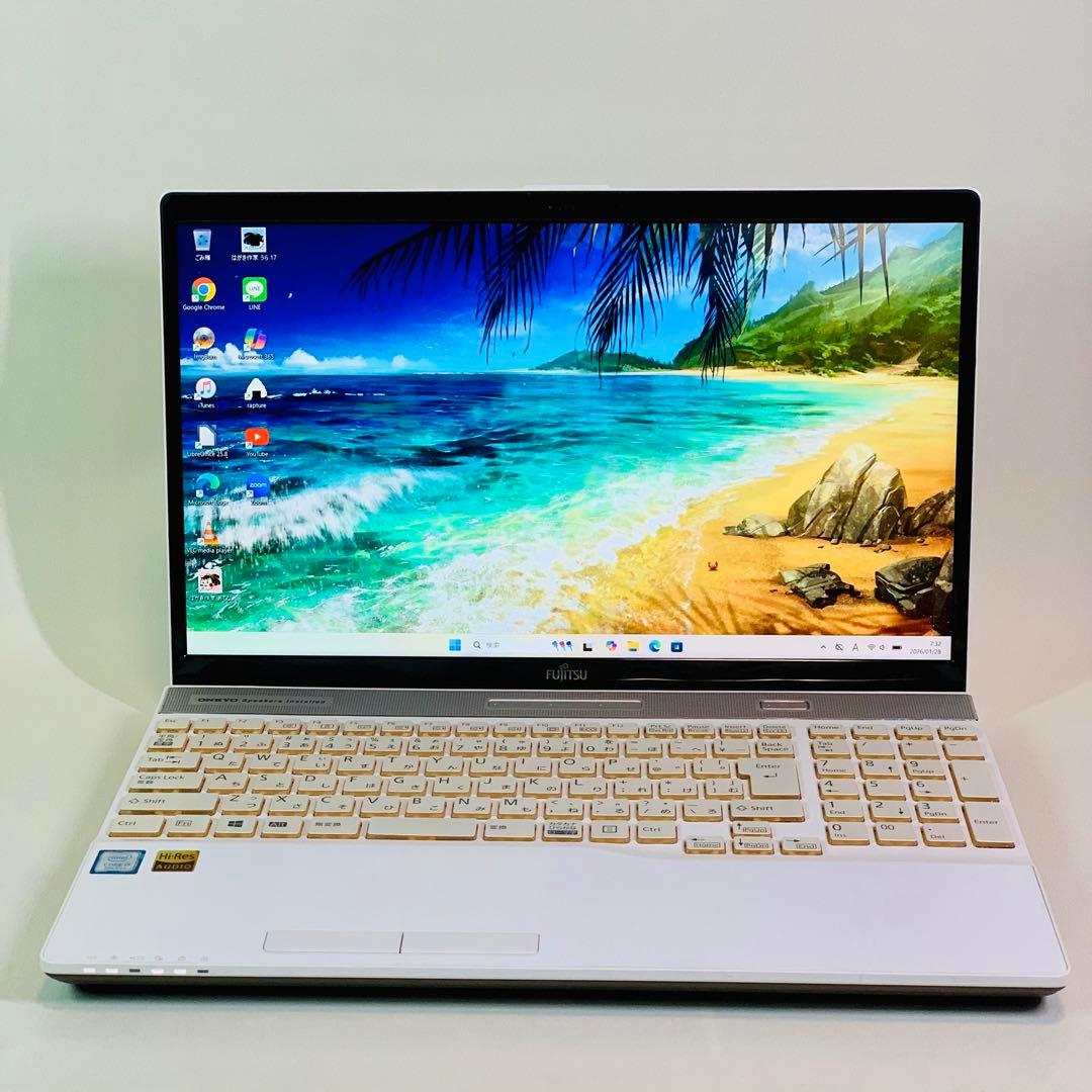 Core i7✨8世代✨SSD512GB✨32GB✨オフィス✨白✨ノートパソコン