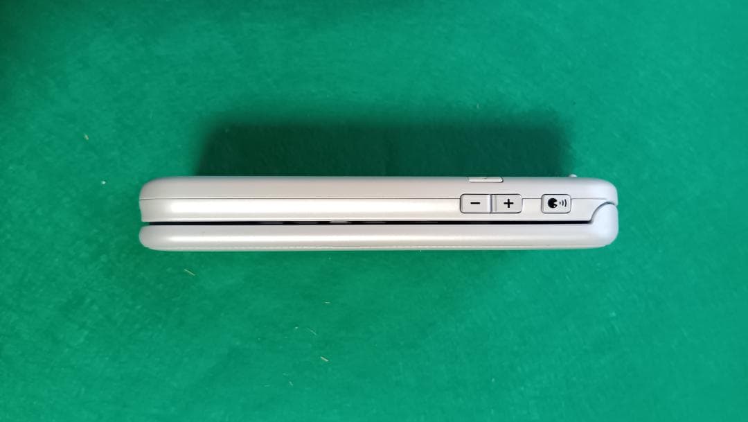 【kooさま専用 】らくらくホン F-01M ホワイト 本体 充電器付き