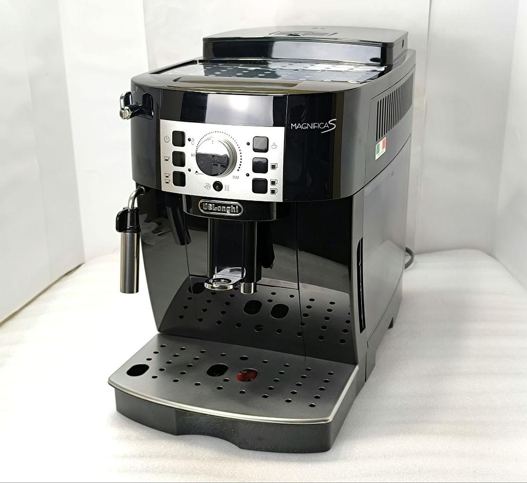 デロンギ　コンパクト全自動コーヒーマシンマグニフィカS ECAM22112B