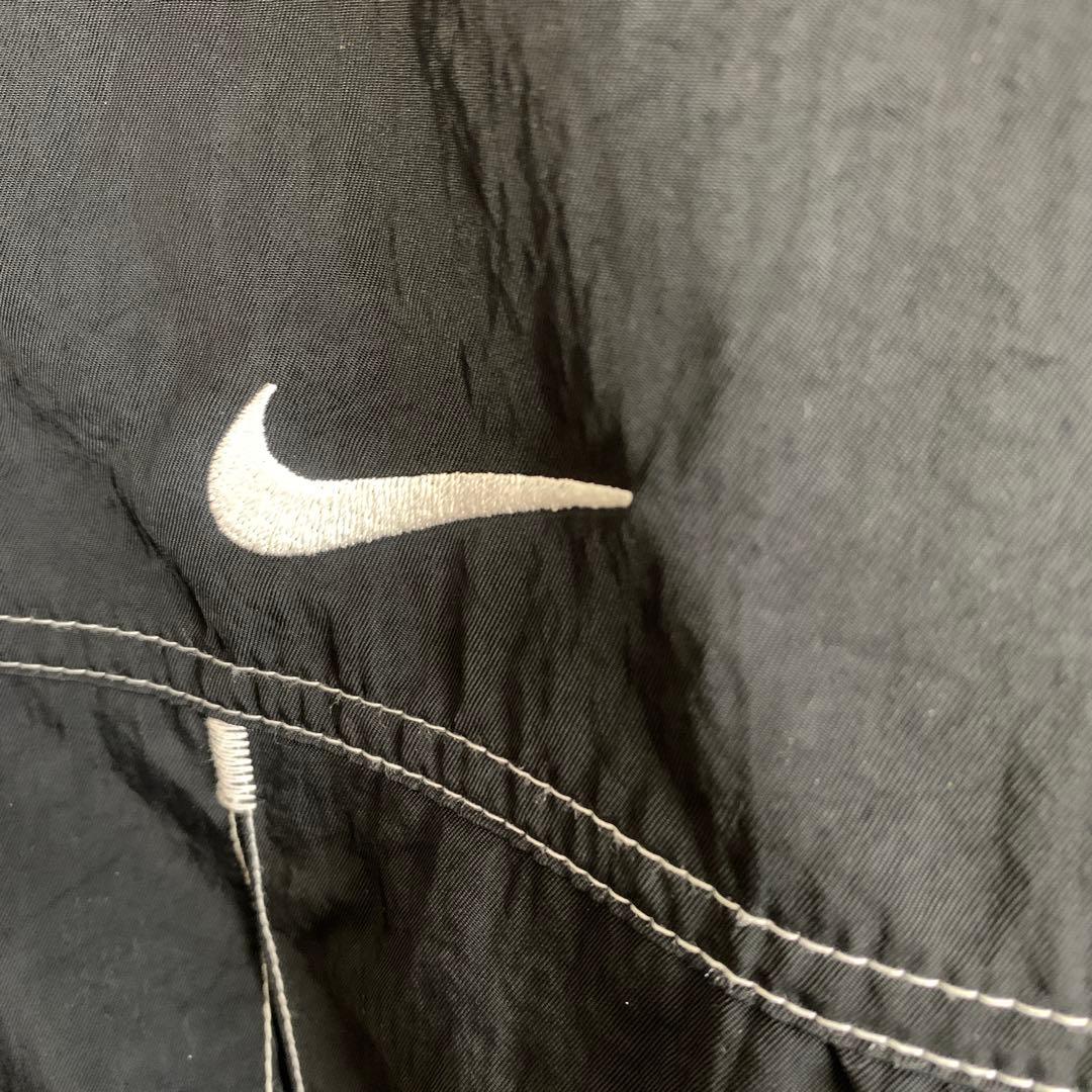 古着 ナイキ NIKE ナイロンジャケット 刺繍ロゴ 白ステッチ