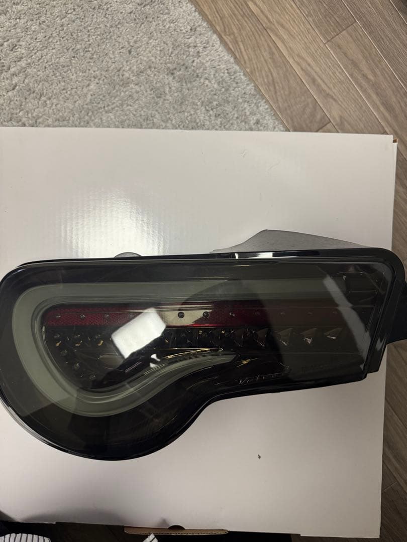 ヴァレンティ 86 テールランプ