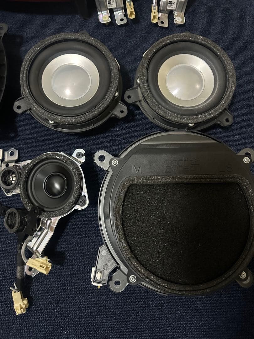 スピーカー・ウーファー Mark Levinson 14-speaker set for LS460