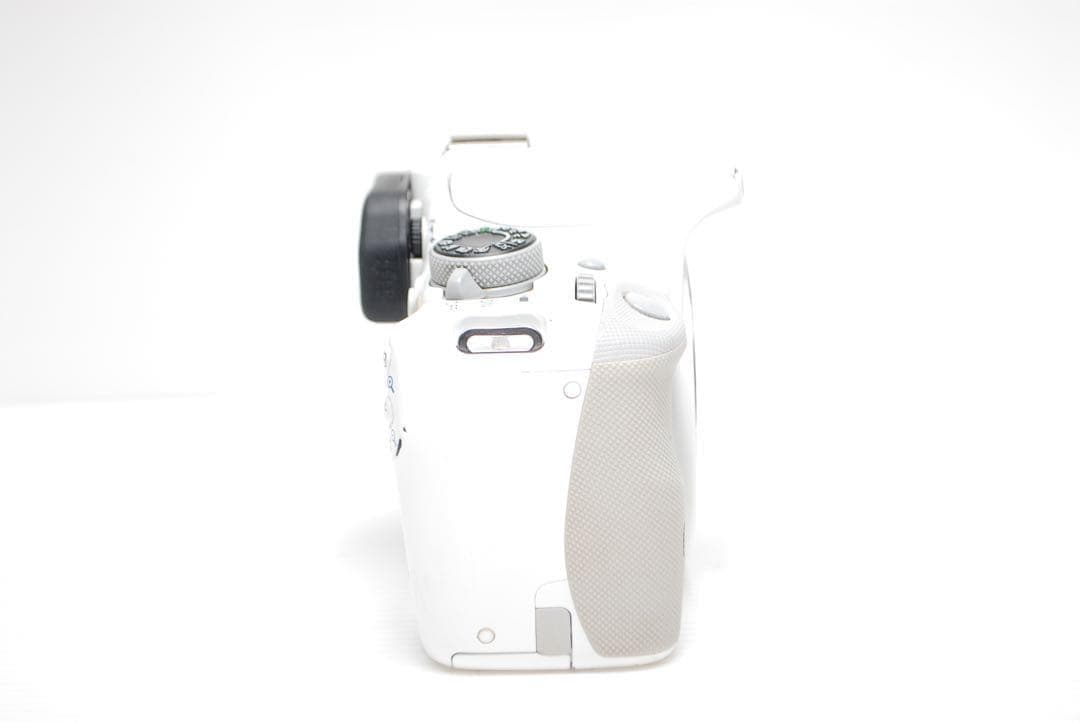 ⭐︎Canon kiss X7⭐︎ 最軽量モデル 希少品 シングルレンズセット