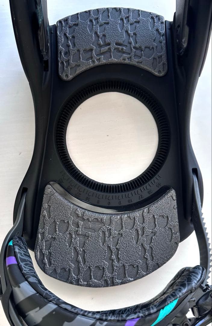 FLUX ビンディング Super Titan L Black