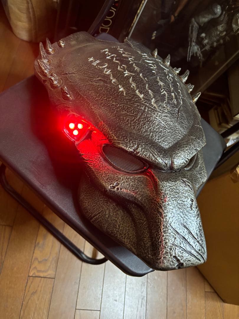 サイドショウ　AVP2 プレデターウルフ　1/1 バイオマスクレプリカ