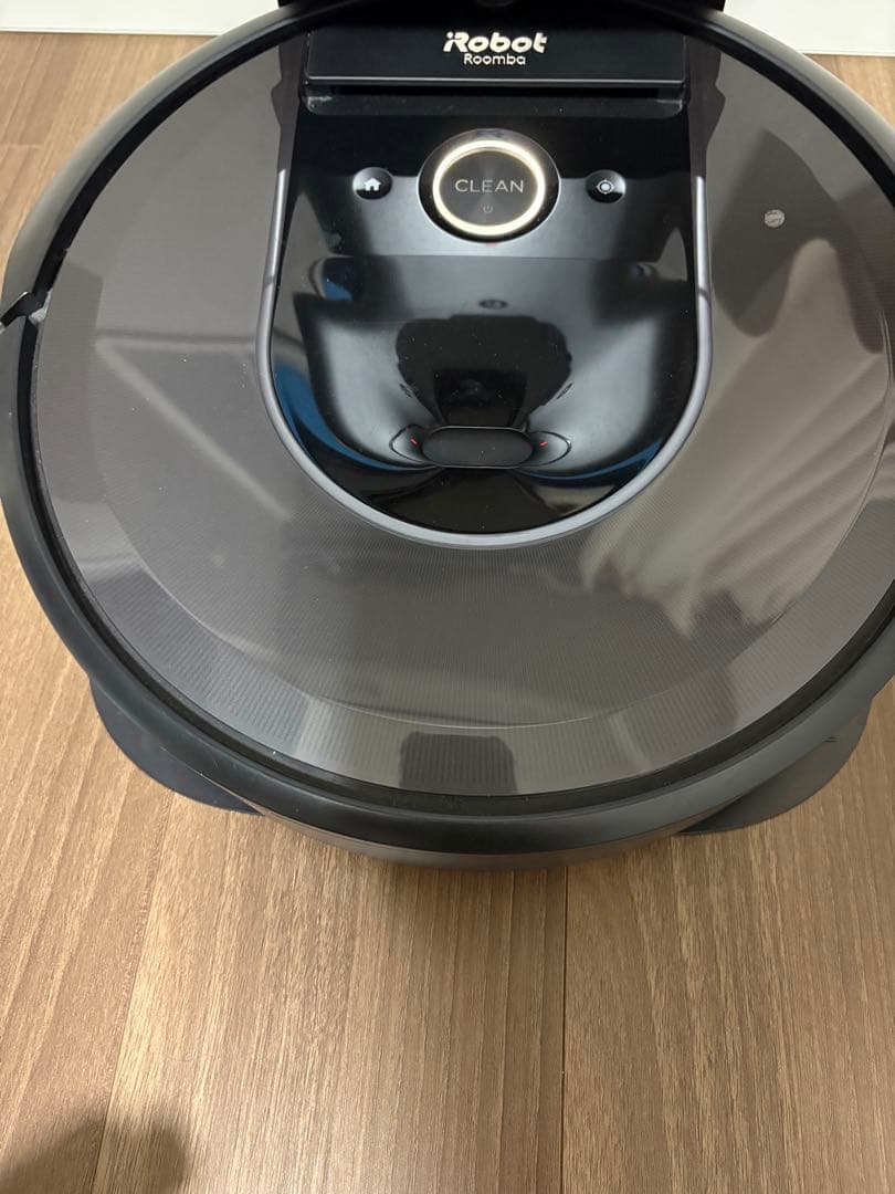 【ジャンク】ルンバ i7＋ クリーンベース付　吸い上げOK／充電できず・本体故障