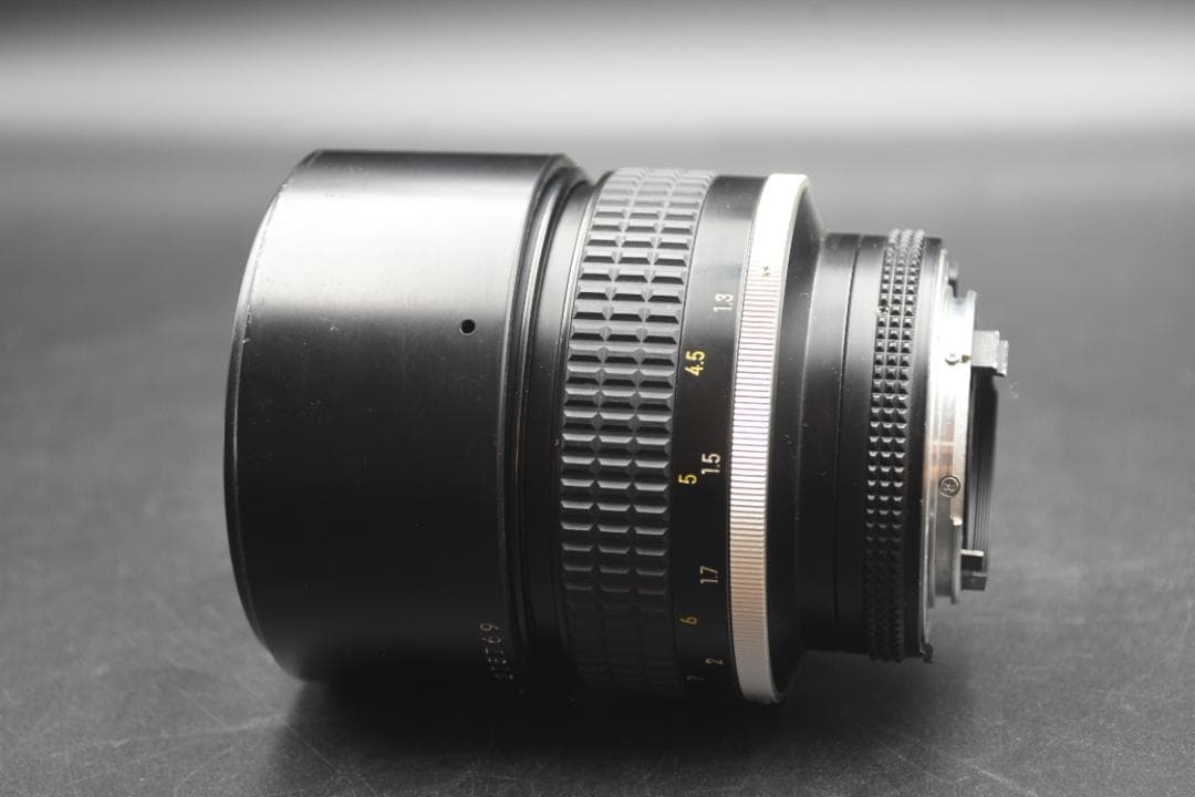 Nikon ニコン Nikkor Ai-s 135mm f2