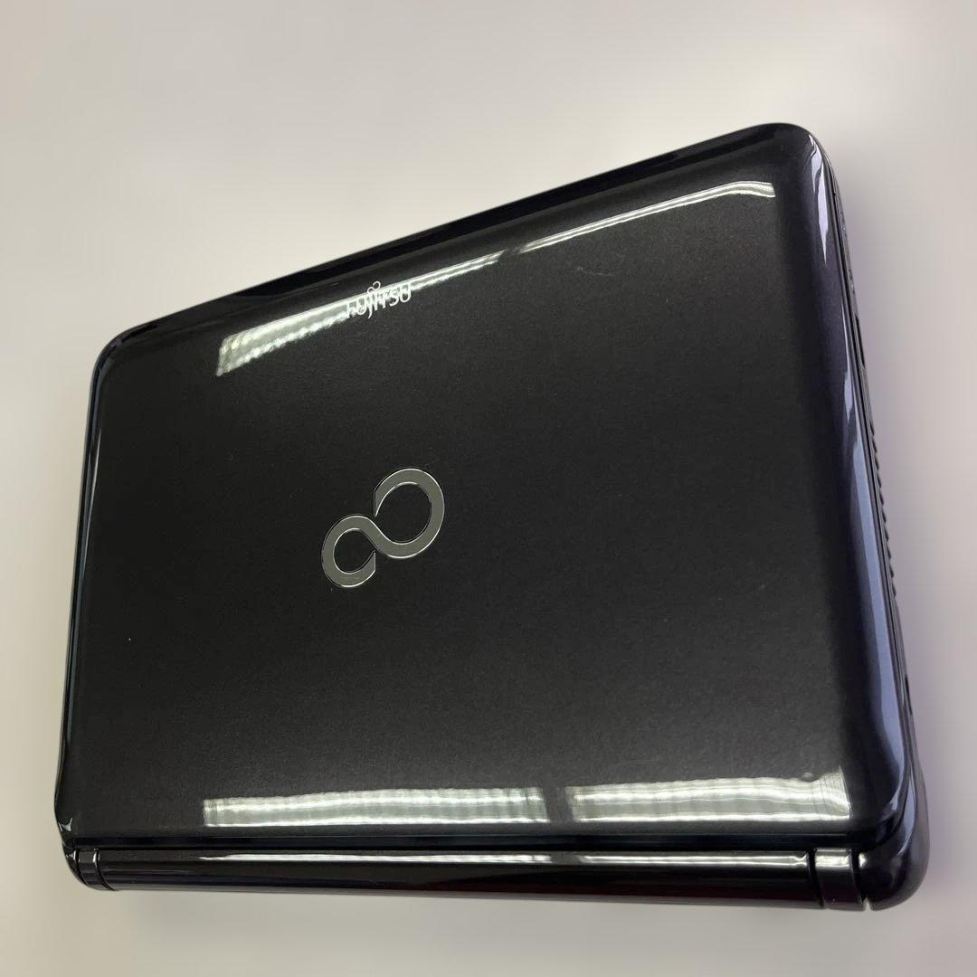 ☆格安美品☆WindowsXP☆長時間バッテリー付き10.1型小型ノートPC☆