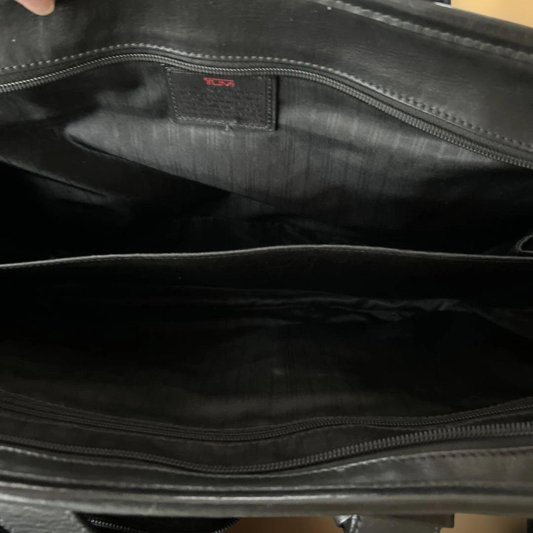 TUMI ブラック レザー ビジネスバッグ