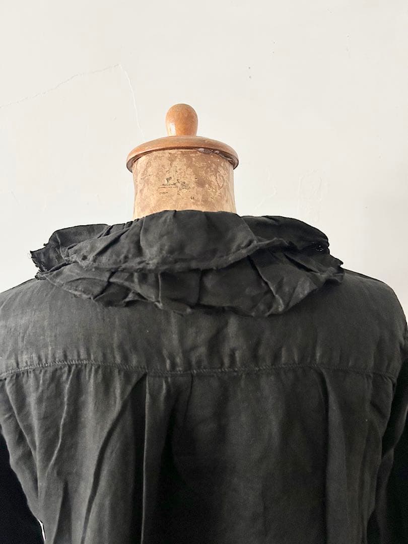 【美品】nestRobe フリルカラーリネンブラウス　ブラック