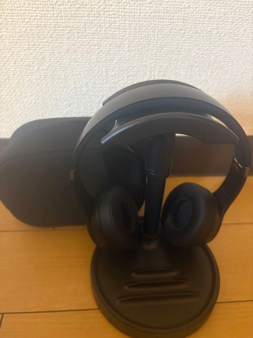 Beats Solo 4 ブラック ワイヤレスヘッドホン スタンド付き