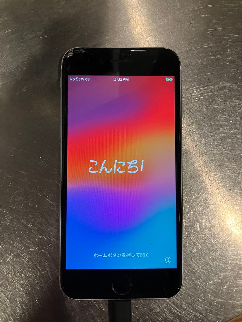 iPhone SE 第2世代 64GB SIMフリー ホワイト　画面割れ