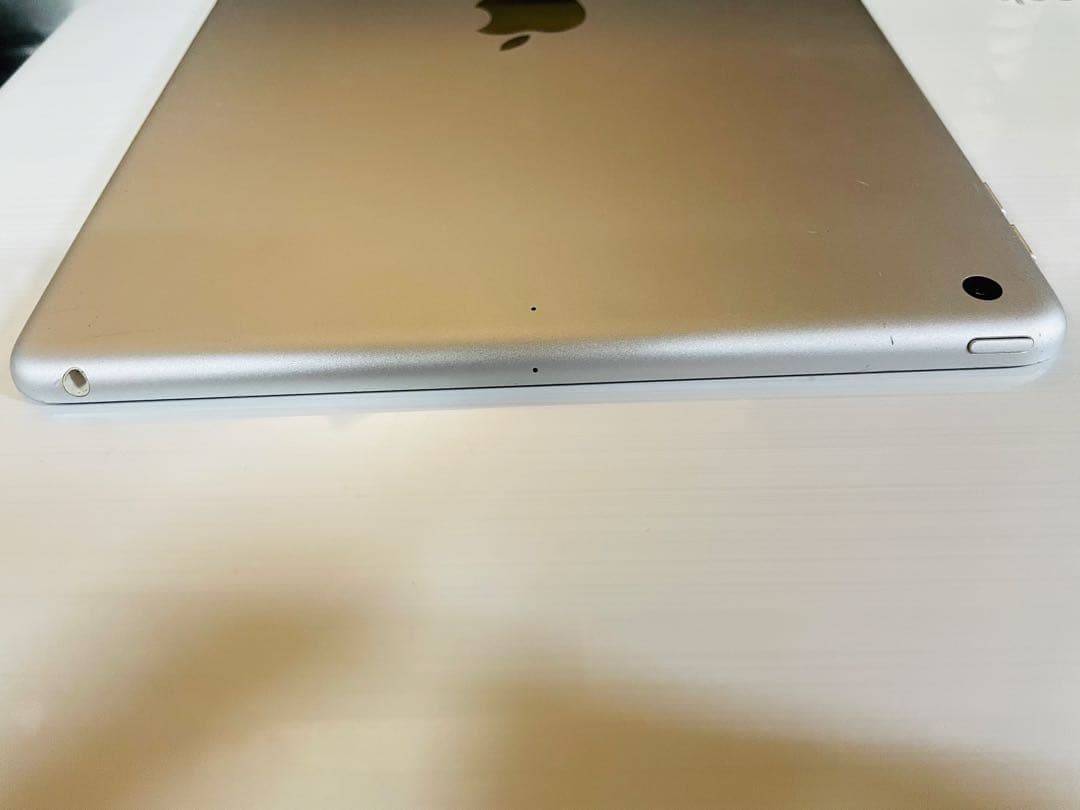 【12/18まで】iPad 第9世代 64GB シルバーWi-Fiモデル