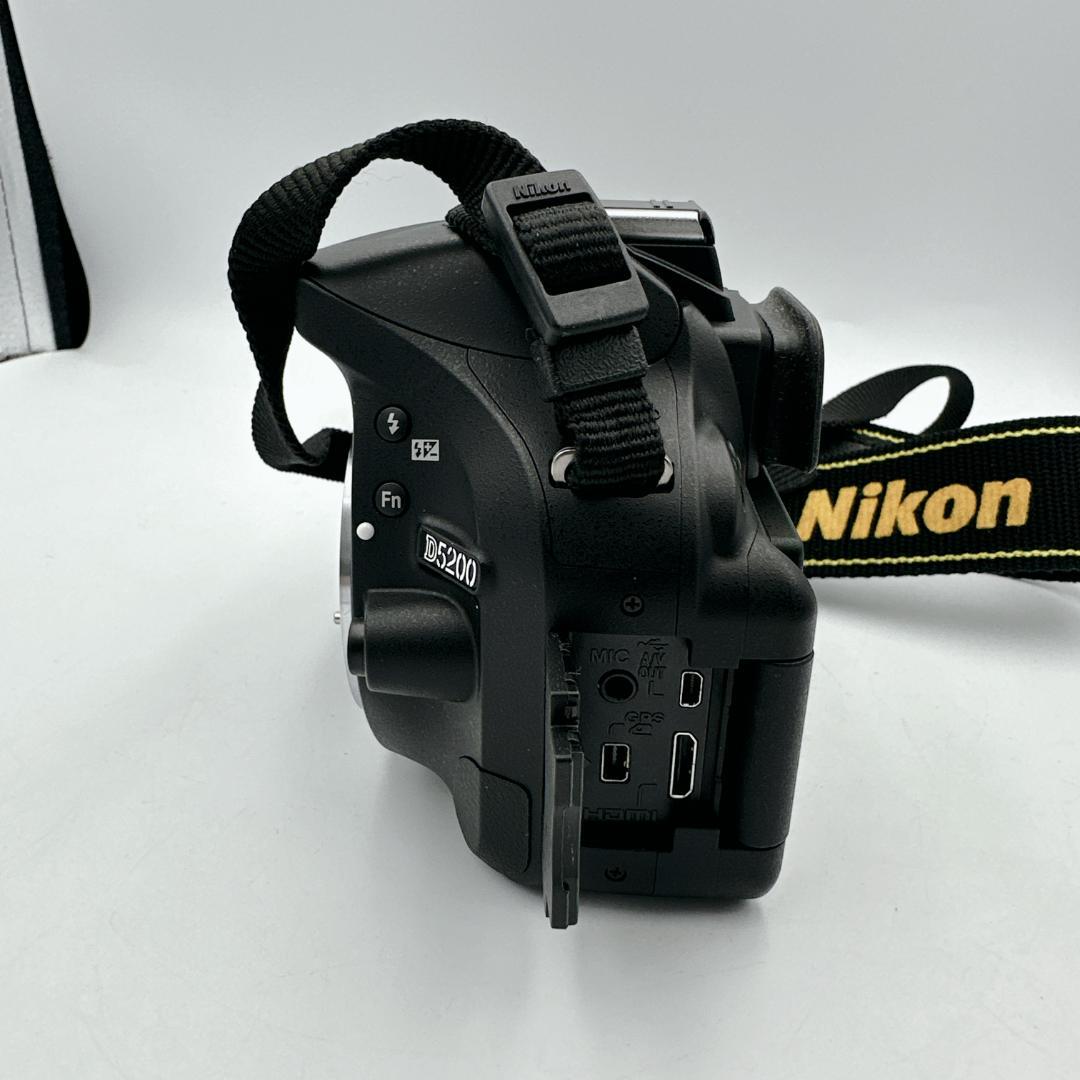専用【極美品】Nikon D5200 ダブルズームキット デジタル一眼レフカメラ