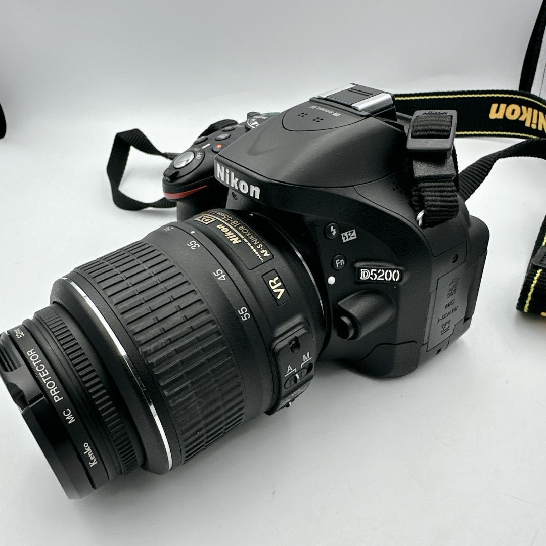 専用【極美品】Nikon D5200 ダブルズームキット デジタル一眼レフカメラ