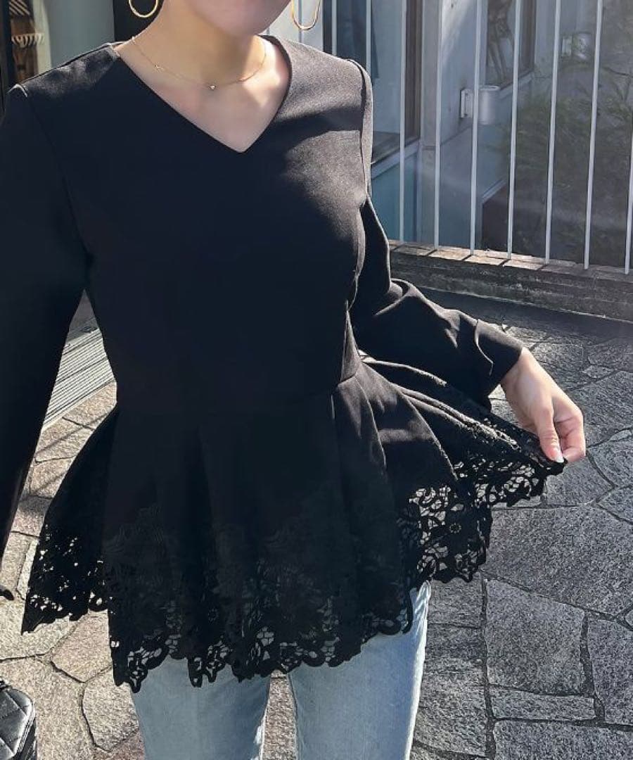 【新品未使用】JENNE ペプラムレース　ブラウス　ブラック