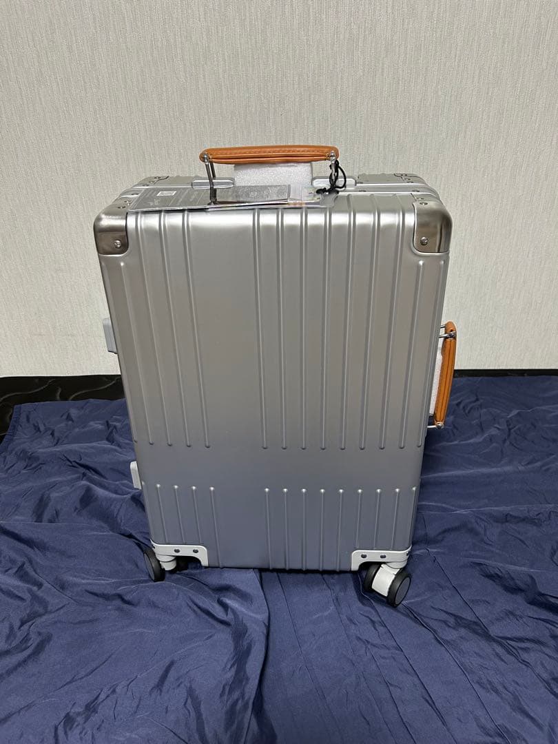 イノベーターステアリングシルバー36L