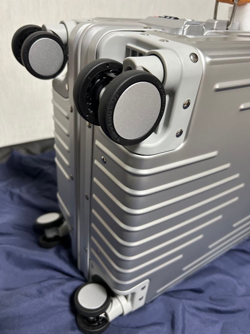 イノベーターステアリングシルバー36L