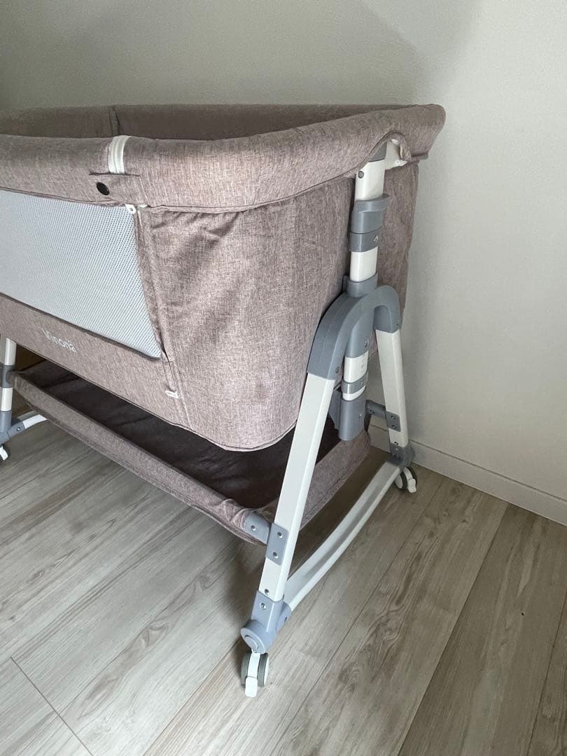 Vinona メッシュサイド ベビーベッド