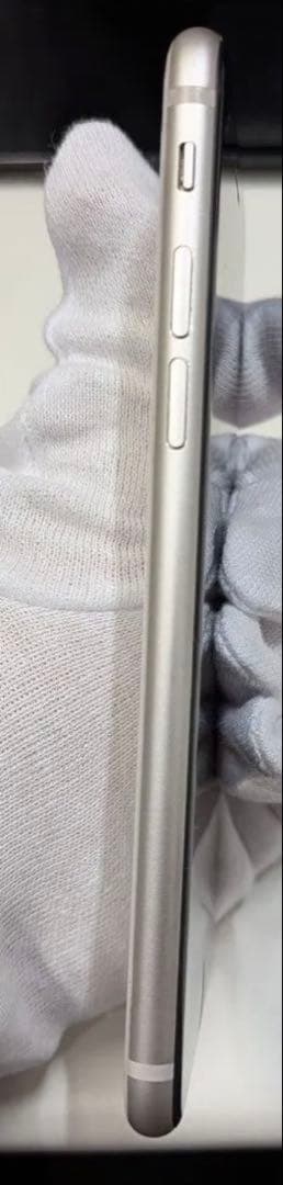 【極美品】iPhoneSE3 64GB SIMフリー バッテリー新品