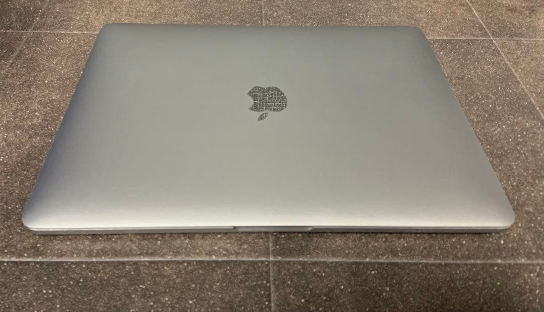 こ*＠様 MacBook pro シルバー 充電器付き