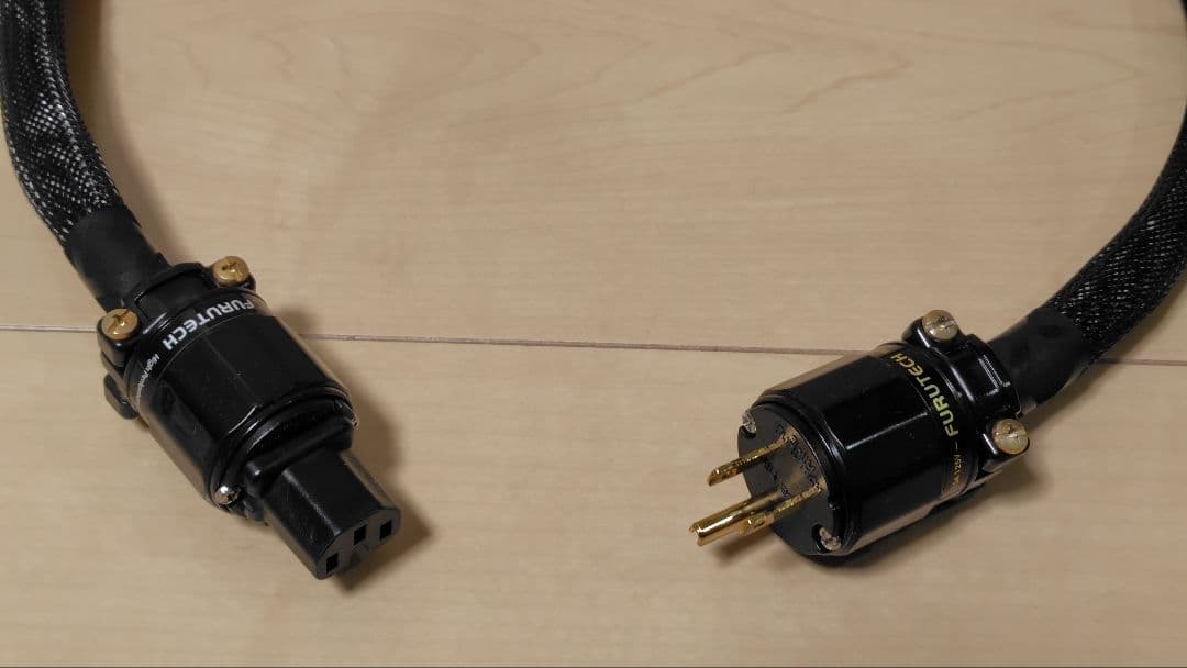 OYAIDE ケーブル FURUTECHプラグ 電源ケーブル約1mです。