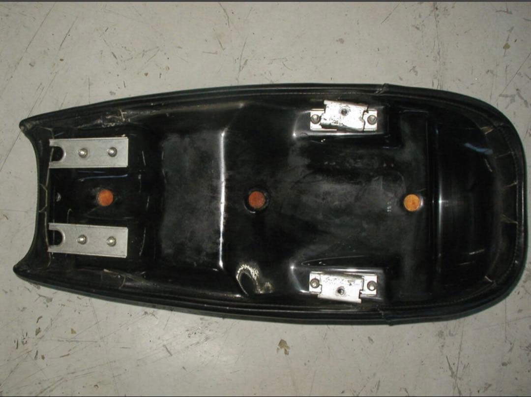 sr400 シート デイトナ　オフィシャル　カフェ　ボバー　2％ チョッパー