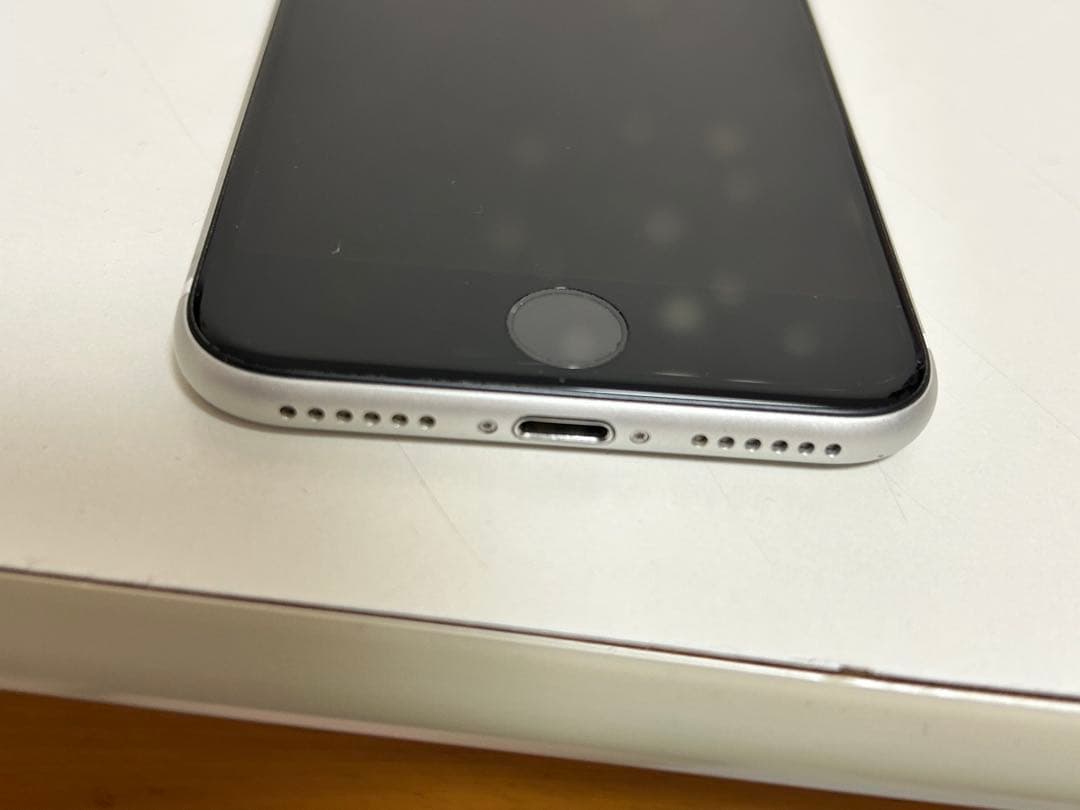 iPhoneSE 第2世代 ホワイト 128GB SIMロックフリー 超美品