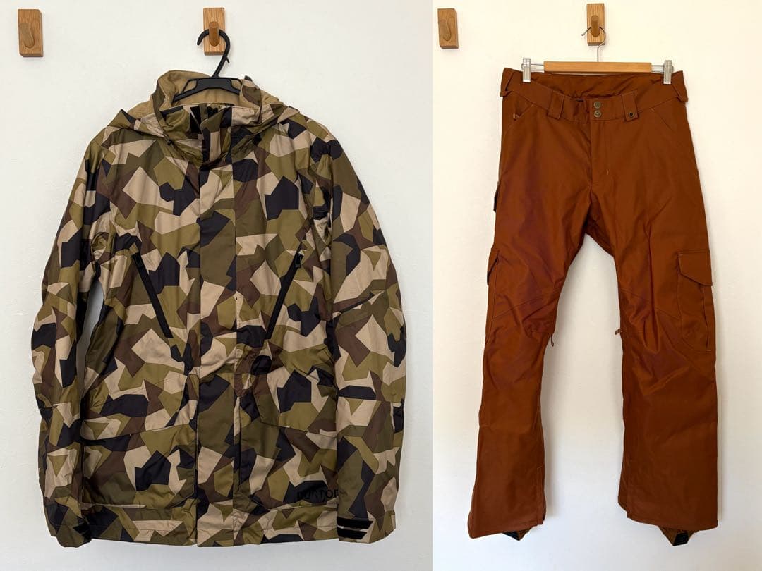 【美品】BURTON スノボウェア 上下セット S 迷彩ジャケット×カーゴパンツ