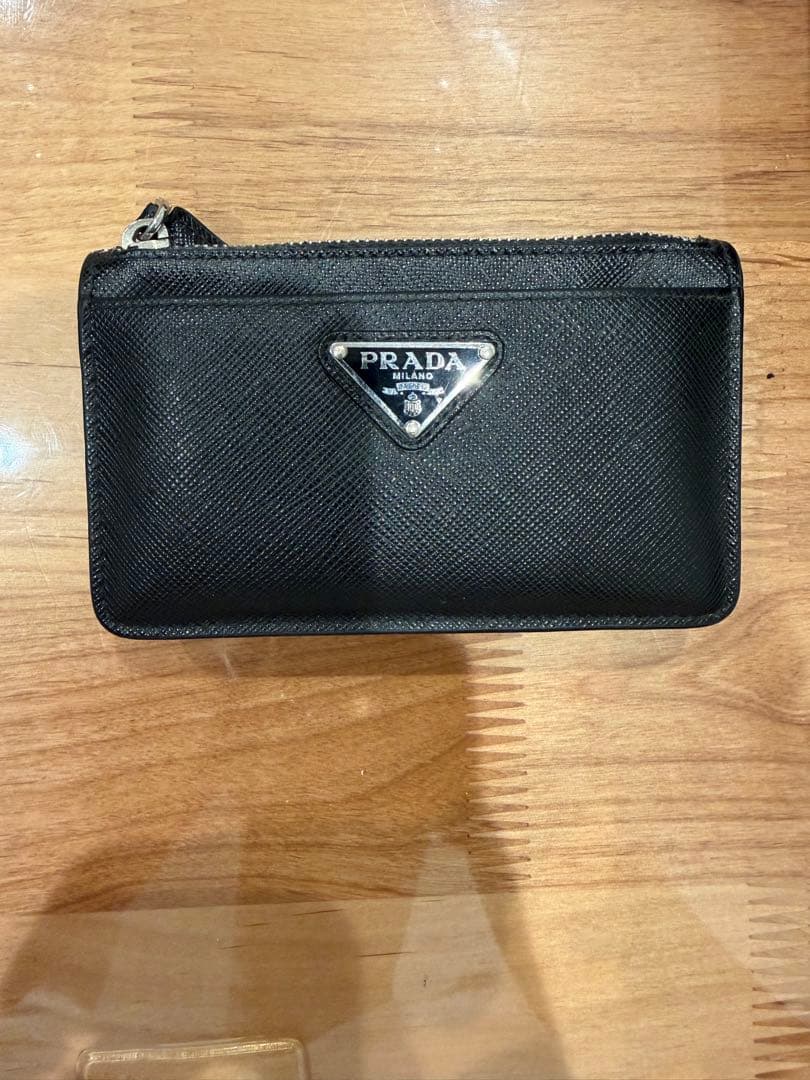 【PRADA サフィアーノトライアングルカードケース　ウォレット2MC084】