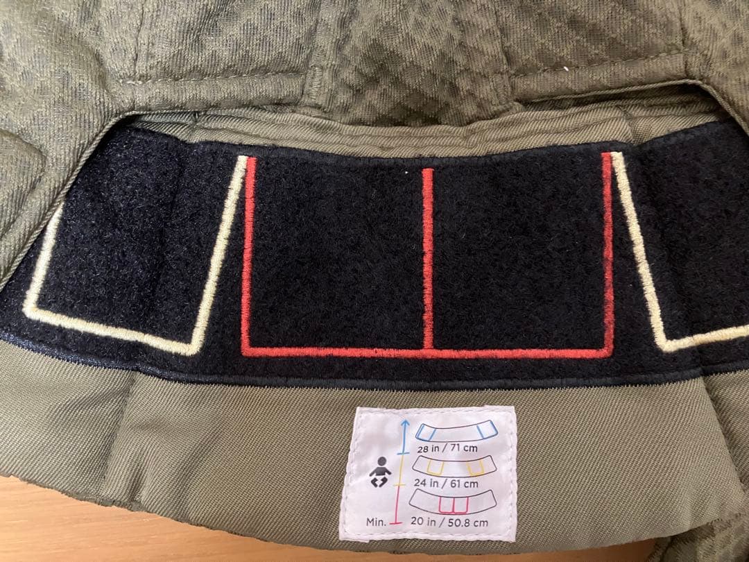 エルゴ 抱っこ紐 オムニブリーズ　カーキ メッシュ　よだれカバー付き