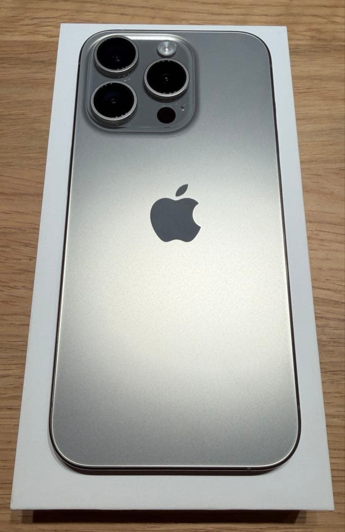 Phone 15 pro 256GB SIMフリー ナチュラルチタニウム