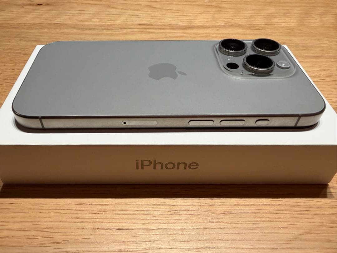 Phone 15 pro 256GB SIMフリー ナチュラルチタニウム