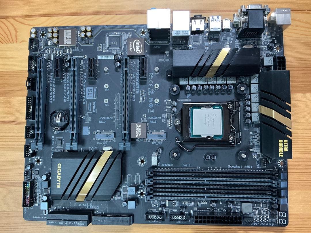 GIGABYTE マザーボード、Intel CPU、CPU クーラー