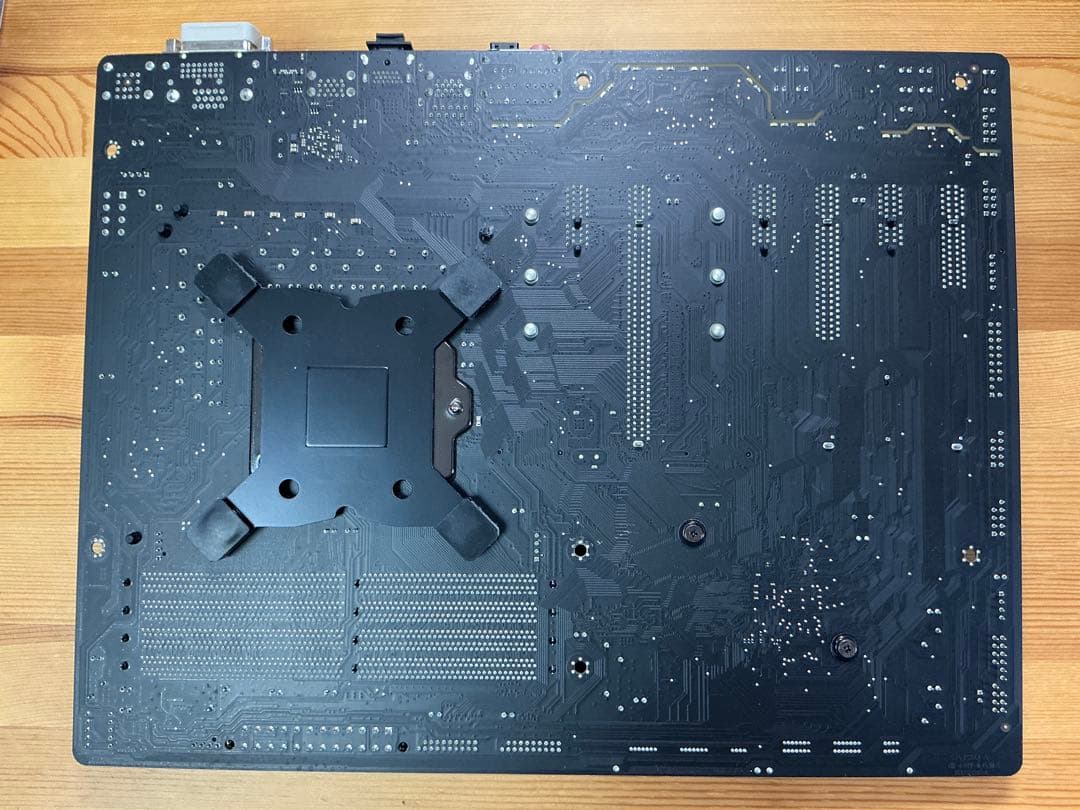 GIGABYTE マザーボード、Intel CPU、CPU クーラー