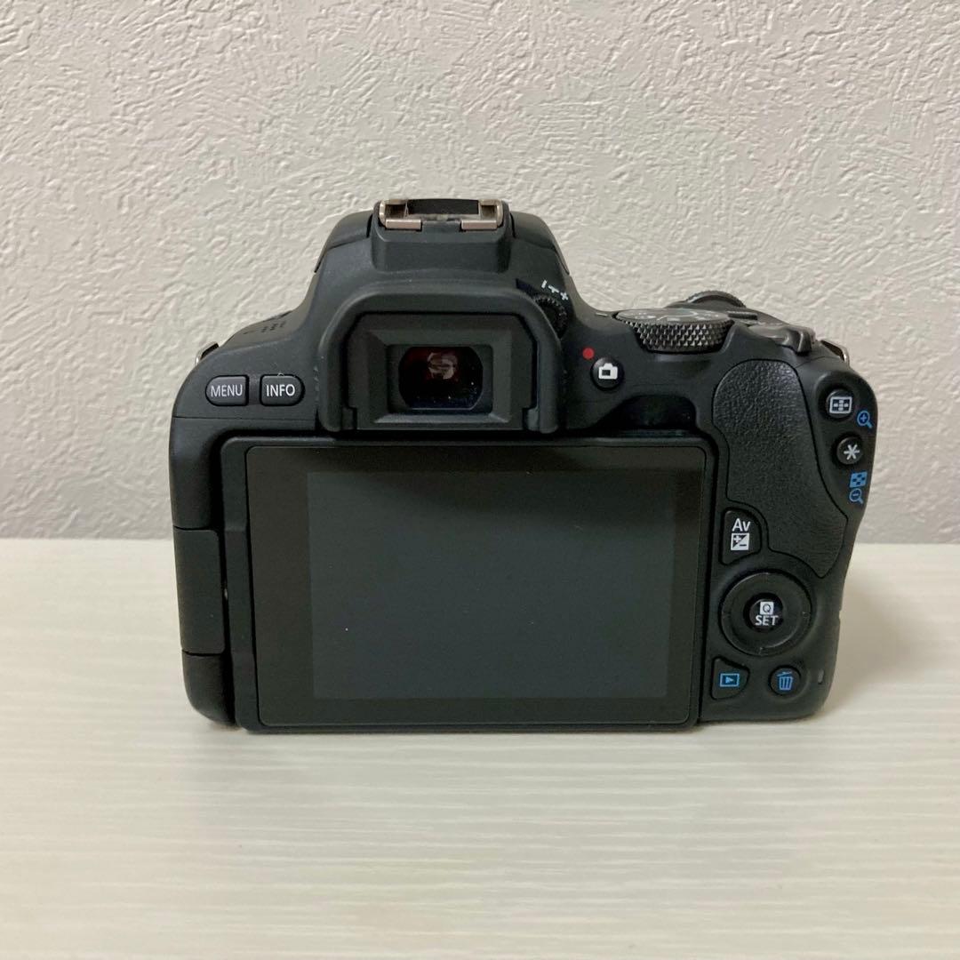 早い者勝ち！一眼レフカメラ Canon EOS kiss x9