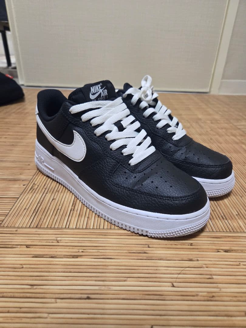 靴 NIKE AIR FORCE 1 '07 BLACK/WHITE