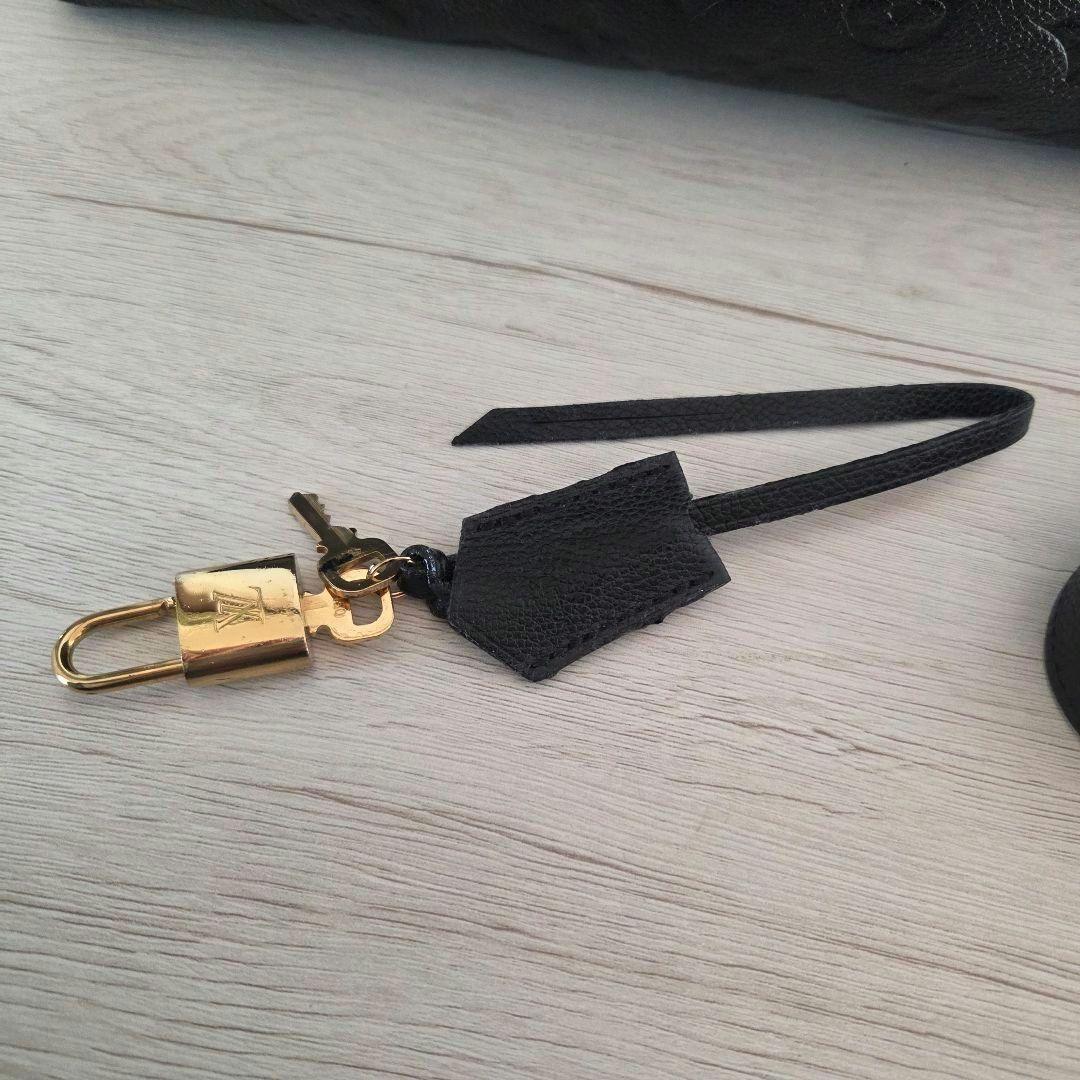 超特価！早い者勝ち！LouisVuittonルイヴィトン 黒 レザーハンドバッグ