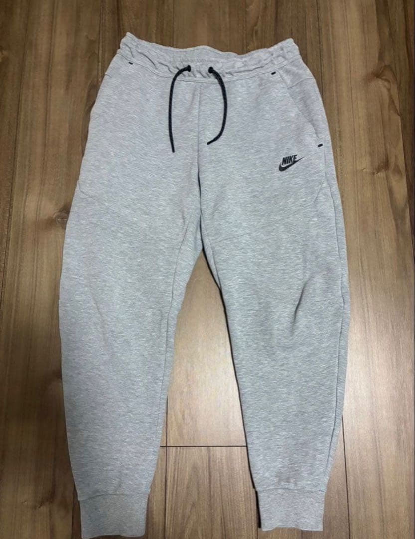 ナイキテックフリース セットアップ上下 Mサイズ グレー（内タグ付け）値下げ済み