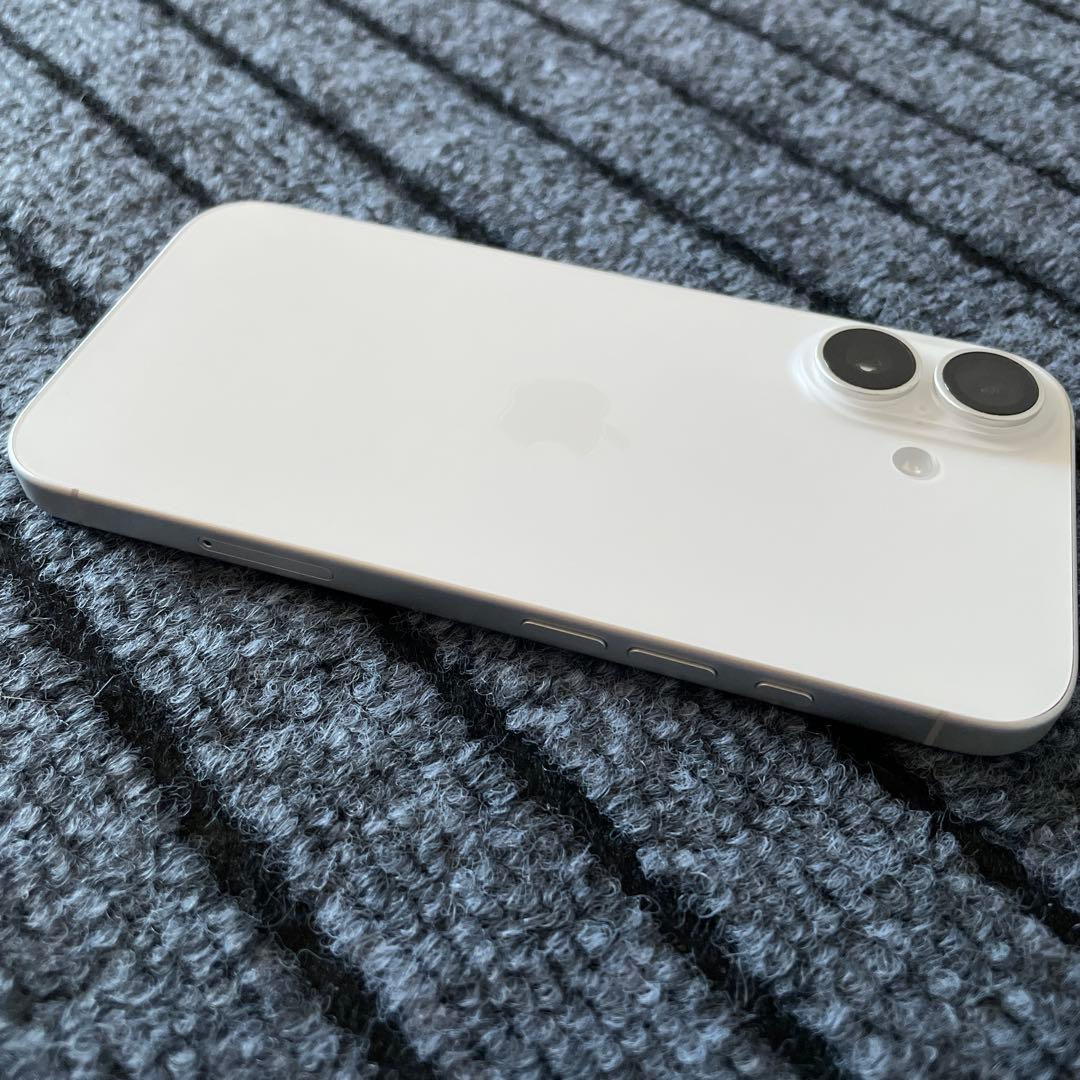 192 iPhone16 128GB SIMフリー　ホワイト