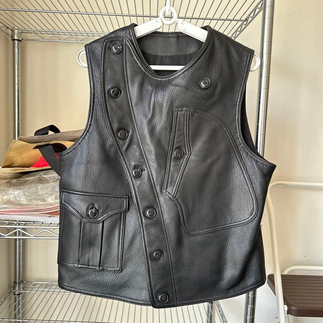 肉厚ゴートレザー製サンプルベスト／本水牛ボタン／REALSIMONS