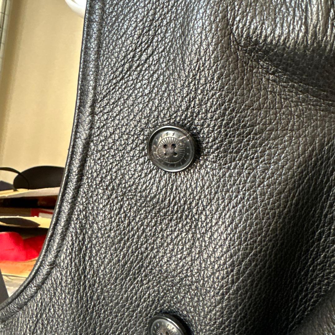 肉厚ゴートレザー製サンプルベスト／本水牛ボタン／REALSIMONS