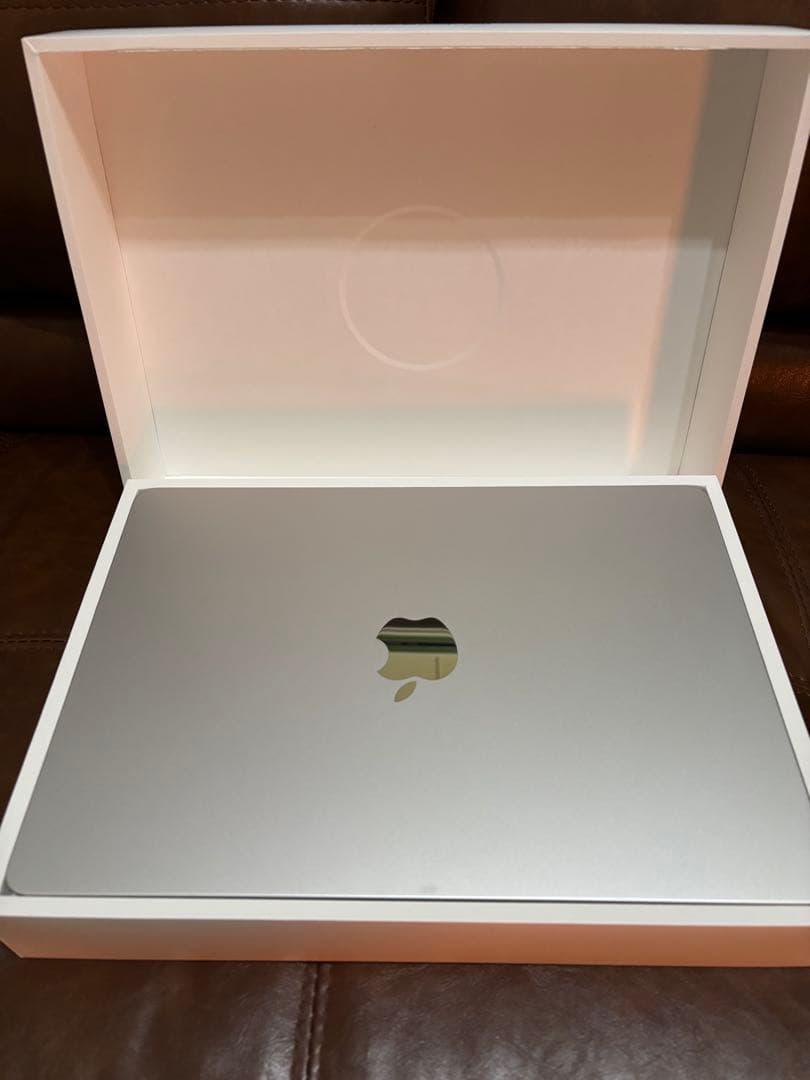 【こっとん】 【美品】MacBook Air M3 13インチ2024