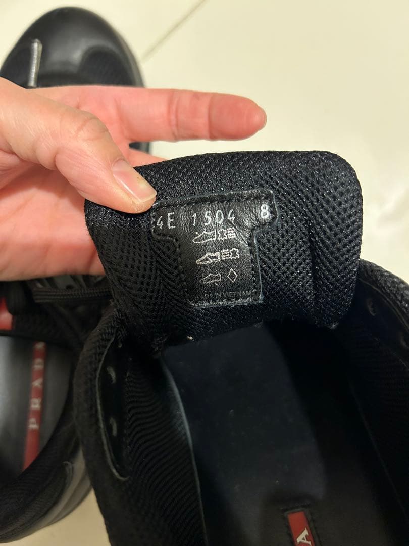 PRADA ブラック スニーカー