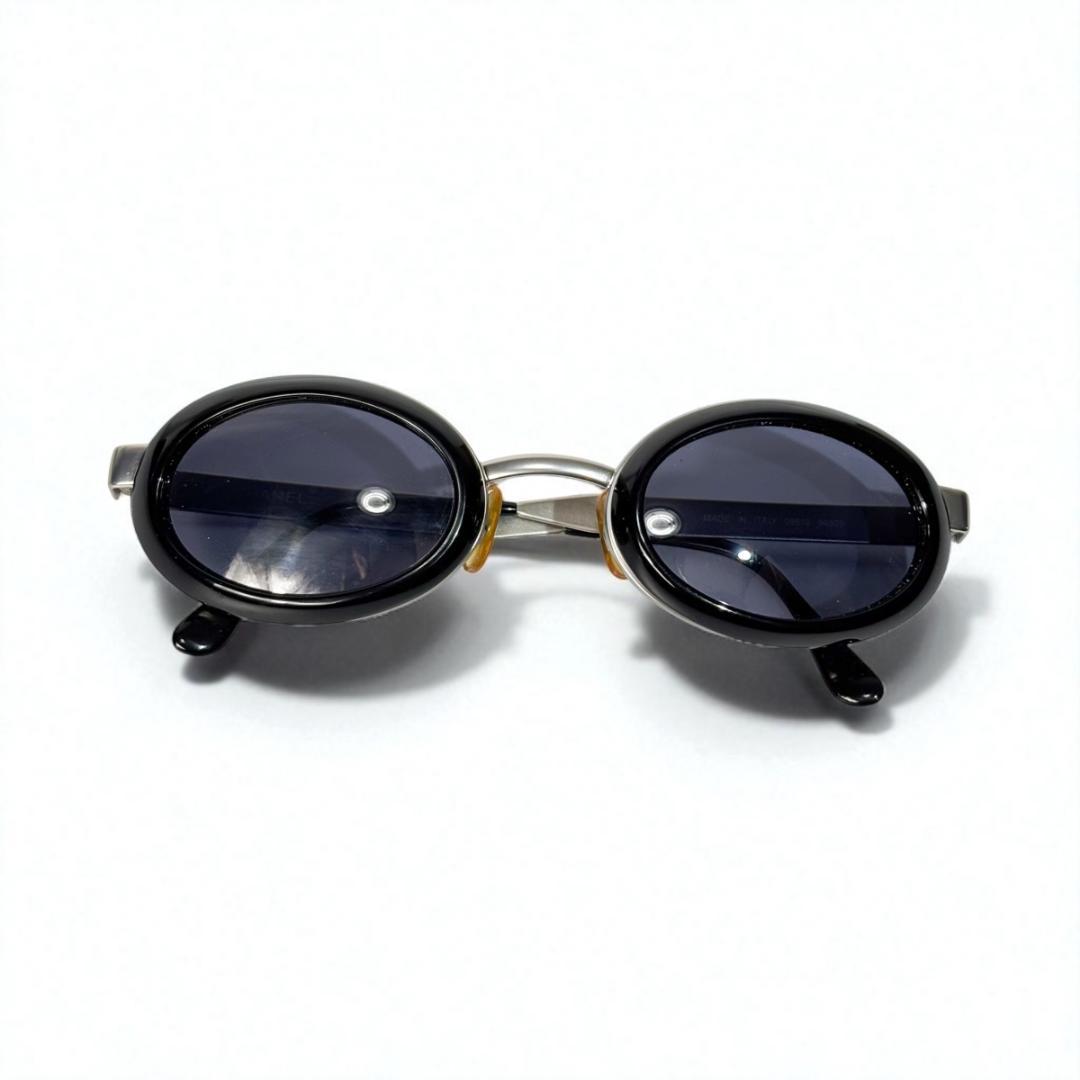 美品　CHANEL サングラス ケース付き ロゴ入り シャネル