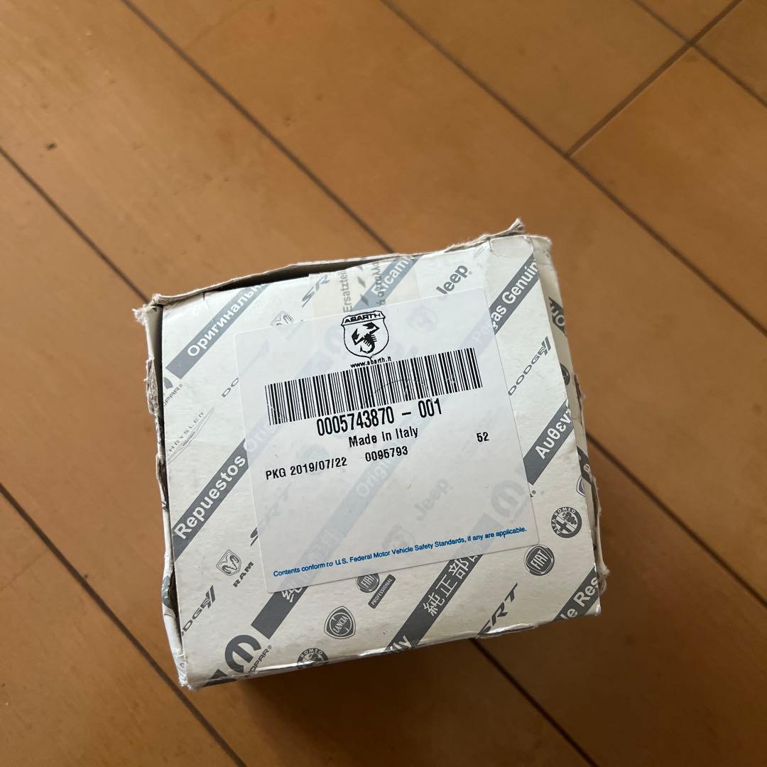 アバルト595 アルミ給油キャップ