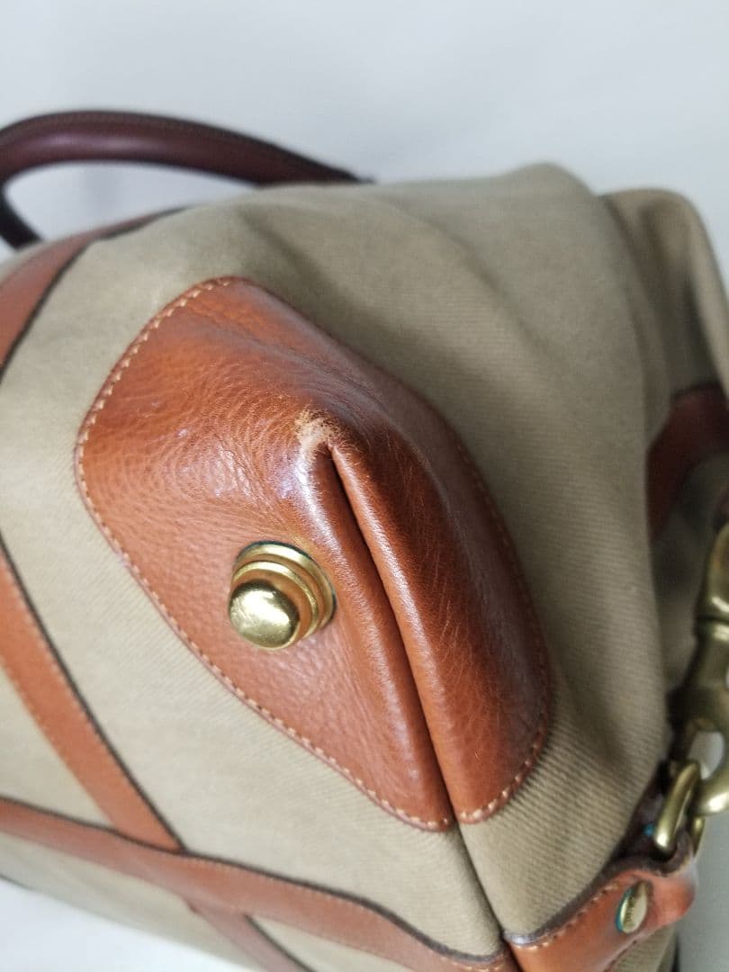 ボストンバッグ ベージュとブラウン