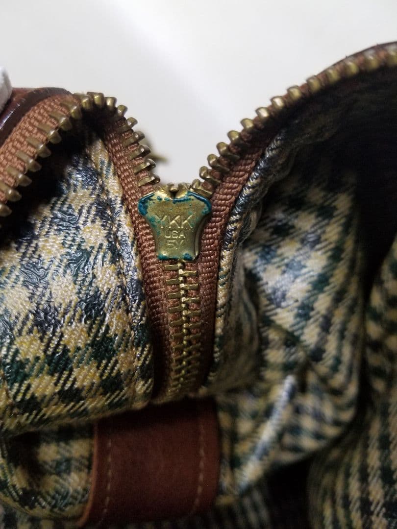 ボストンバッグ ベージュとブラウン