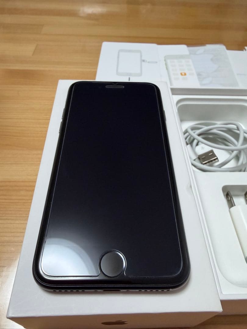 Apple iPhone 7 ブラック 256GB 本体 SIMフリー