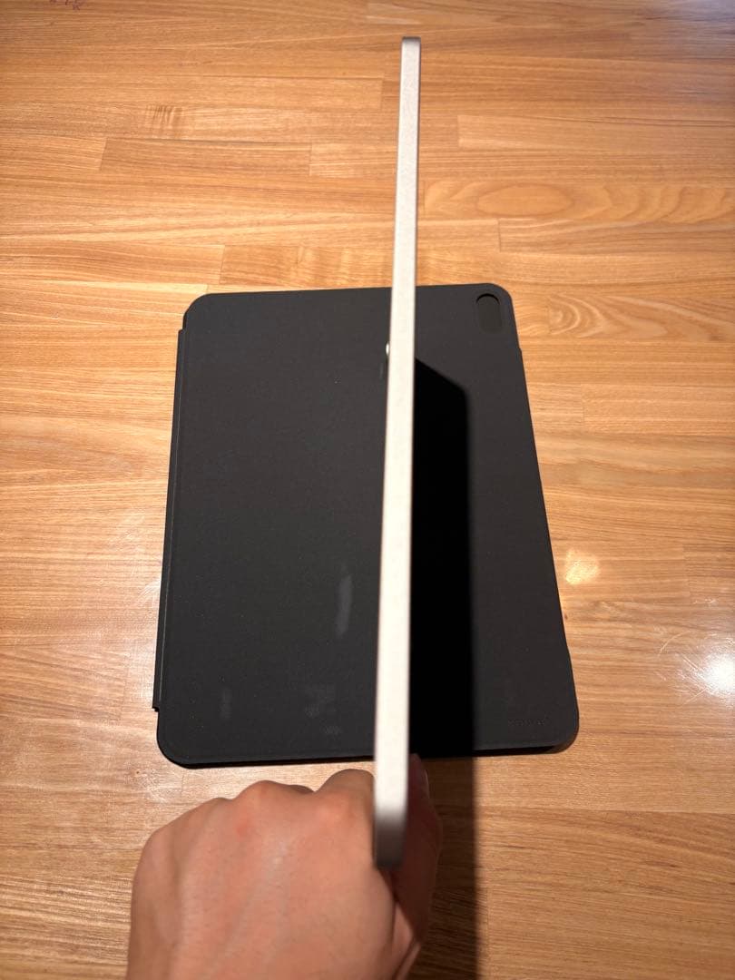 Apple iPad Air (第5世代) スターライト　64GB